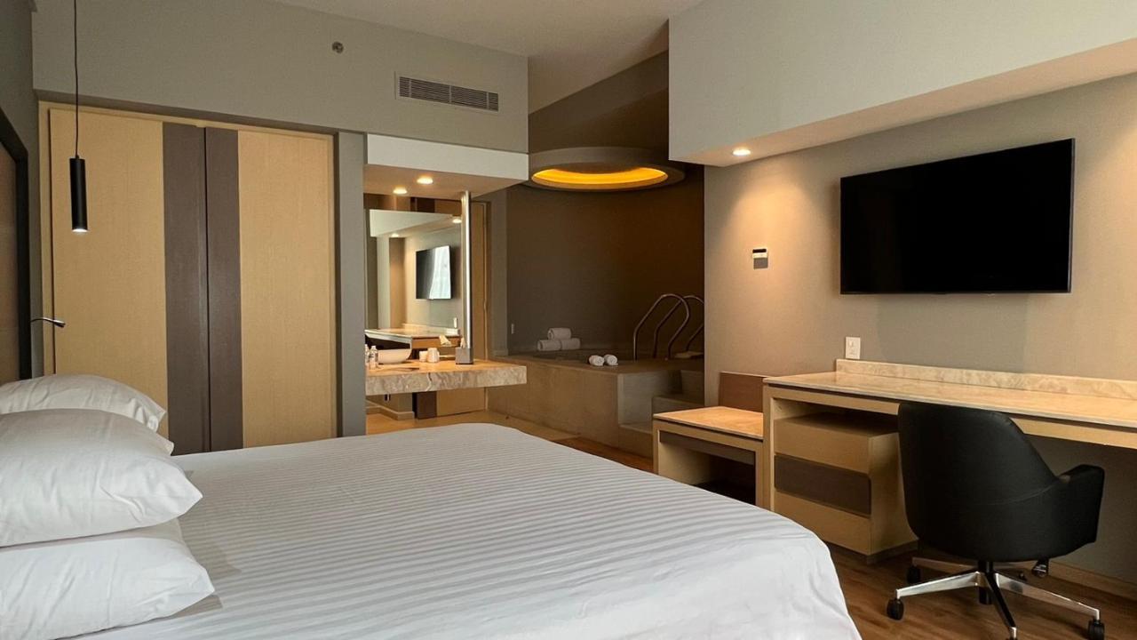 Ramada By Wyndham Mexico City Santa Fe Εξωτερικό φωτογραφία